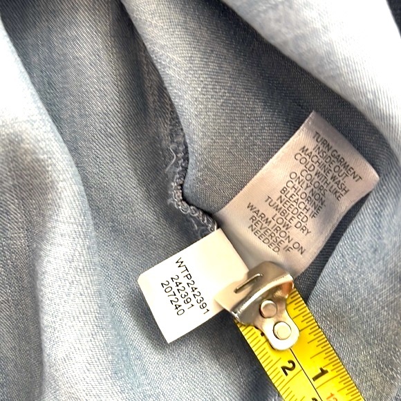 J. Jill Denim Top Sleeveless Popover Chambray 100% Tencel Size Medium NWT - Picture 10 of 12
